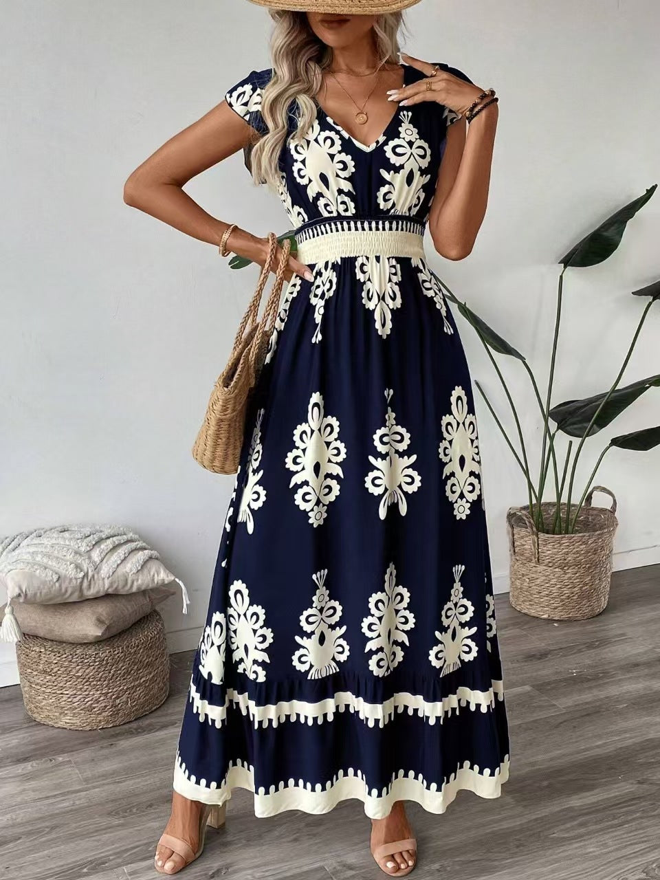Embroidered maxi dress for women with V-neck Lune London