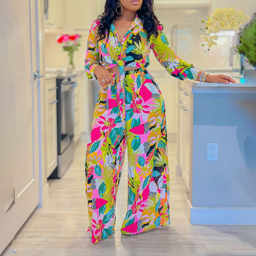 Ladies elegant jumpsuit with floral patterns and fitted cut Lune London