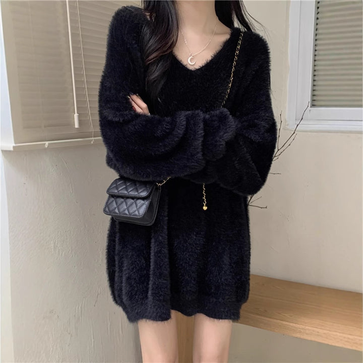 Robe femme en peluche à col en V avec manches longues Chic & Stil