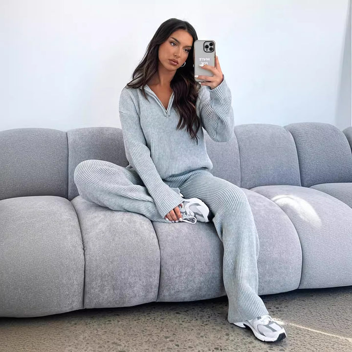 Women High-Quality Knit Sweater with High Neck and Zipper Lune London