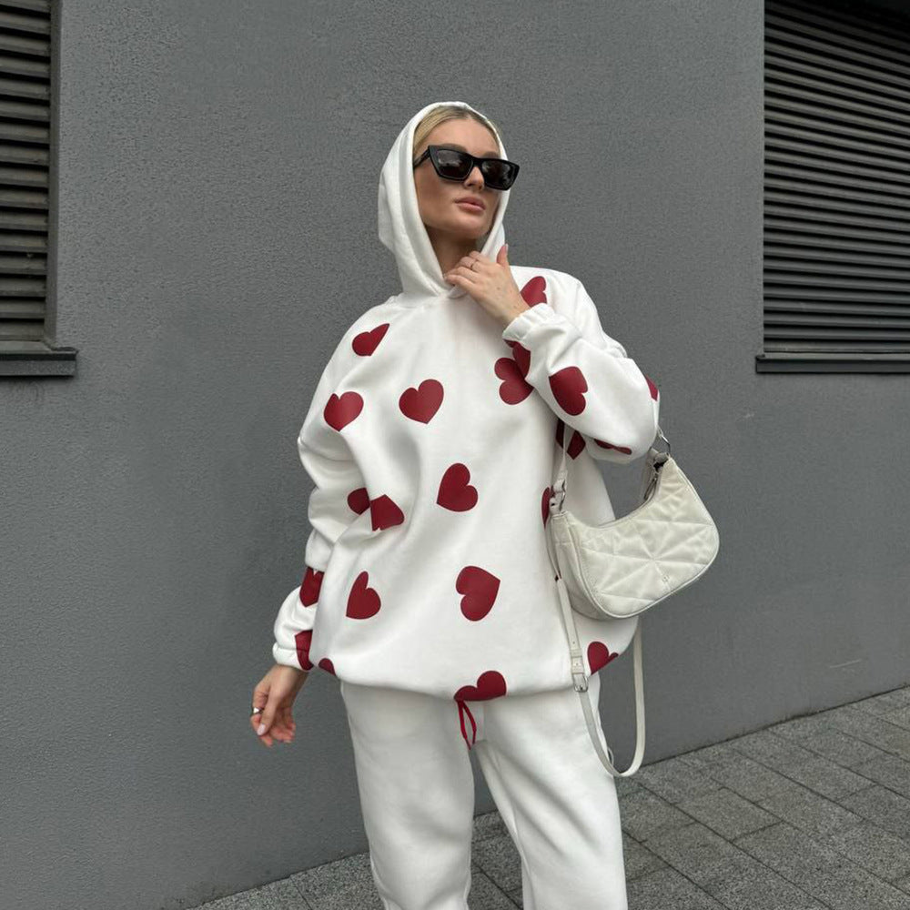 Hoodie for women with heart patterns and comfortable fit Lune London
