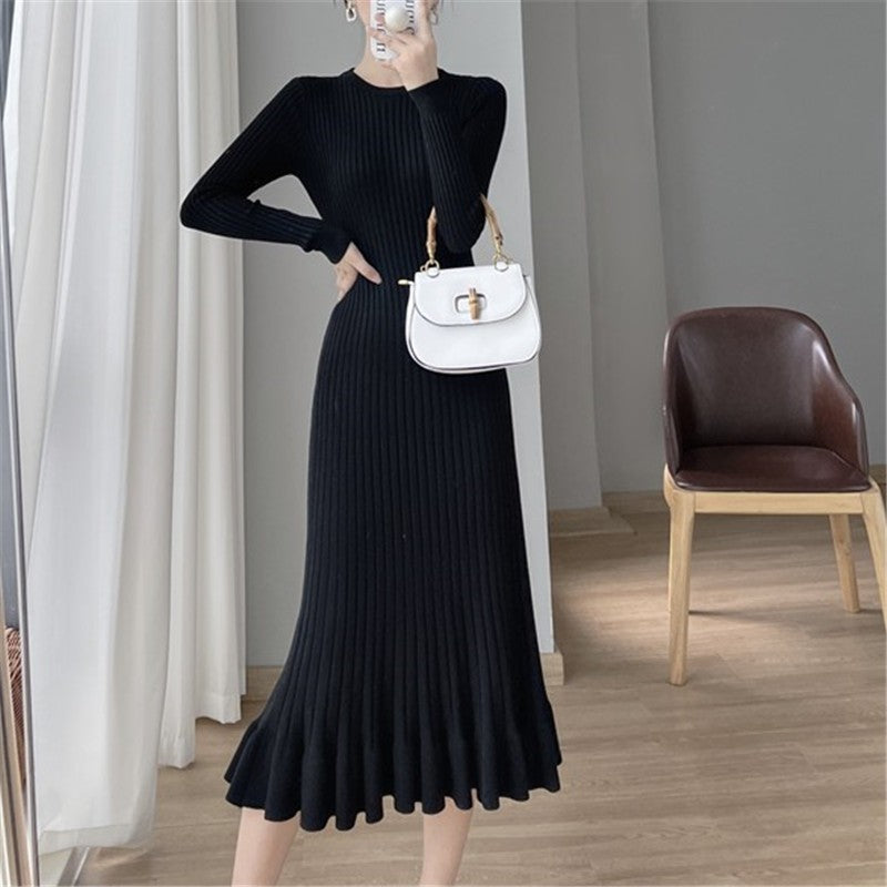 Knit dress for women with an elegant ribbed structure and a fluid hem Lune London
