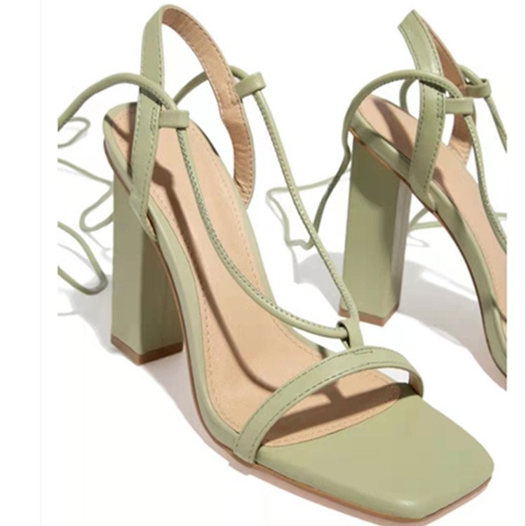 Women High Heels with Elegant Strap Design and Comfortable Block Heel Chic und Stil