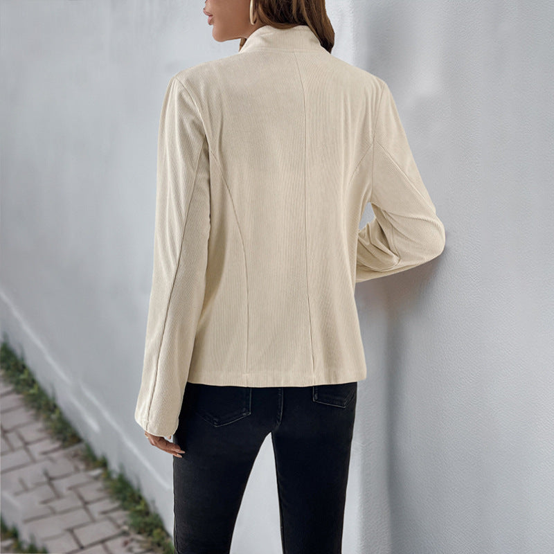 Elegant and slightly tailored blazer jacket for women Lune London