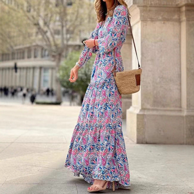 Maxi dress for women with floral patterns and a trendy waist belt Lune London