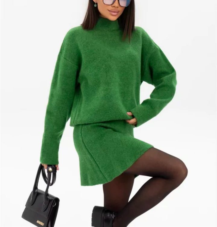Comfortable knitted sweater for women with dropped shoulders and fashionable hem Lune London