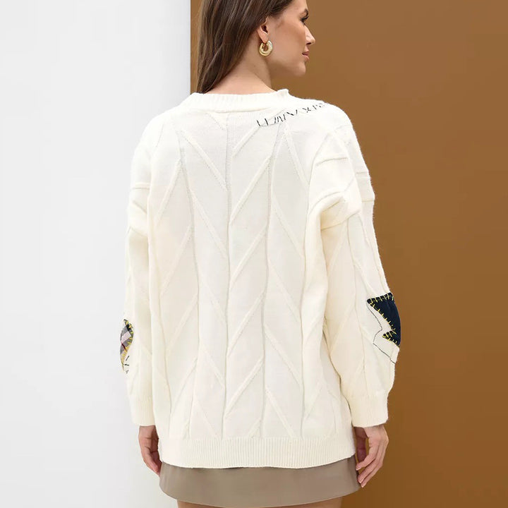Cardigan féminin ludique avec appliqués colorés et poches Chic & Stil