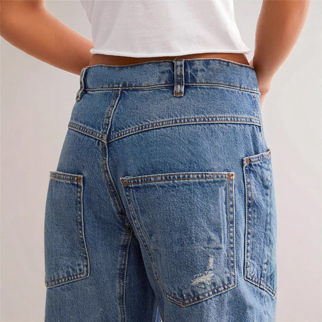 Trendy Mom jeans for women with distressed details and a low cut Lune London
