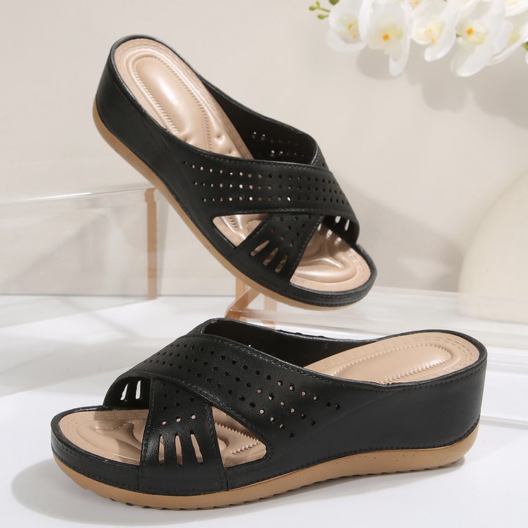 Women Comfortable Wedge Slides with Breathable Surface Structure and Ergonomic Sole Lune London