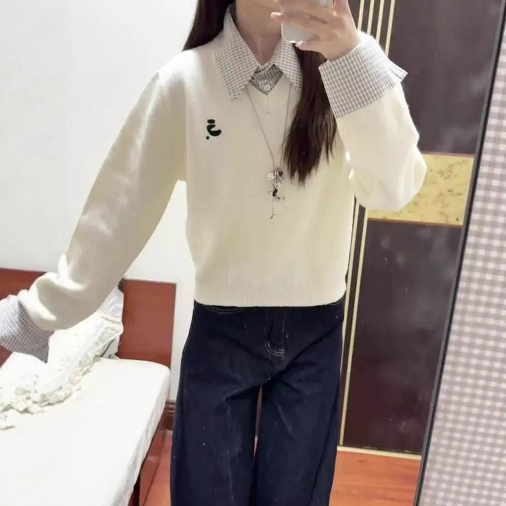 Pull féminin confortable avec col amovible et détails à carreaux Chic & Stil