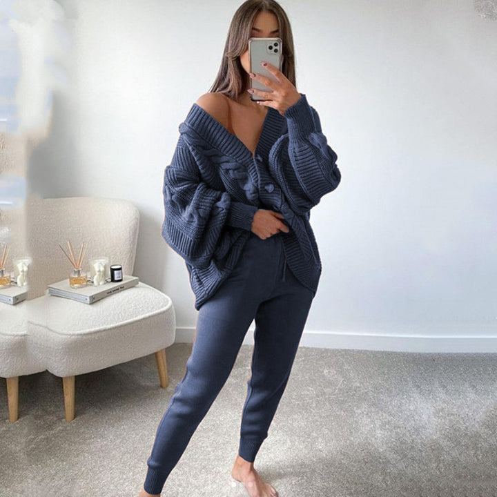 Ladies chunky knit cardigan with V-neck and buttons Lune London