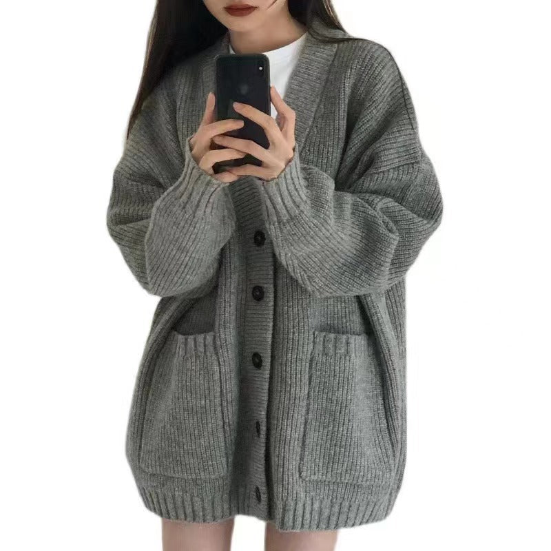 Cardigan Tricot Chic pour Femmes avec Grandes Poches et Détail de Bouton Chic & Stil