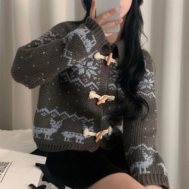 Cardigan pour femmes avec fermeture à bouton en bois et motif moderne Chic & Stil