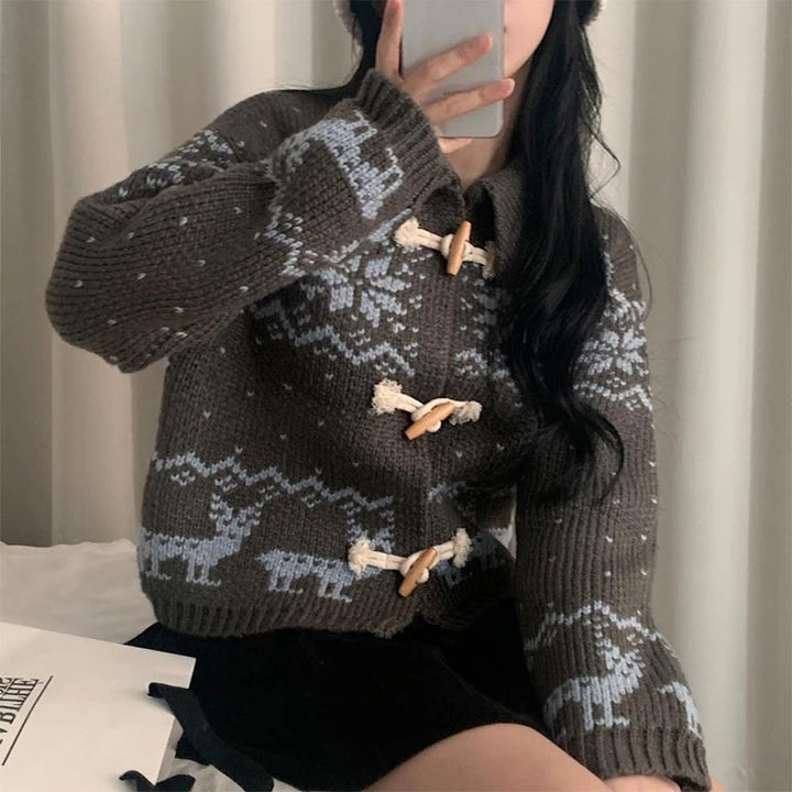 Cardigan pour femmes avec fermeture à bouton en bois et motif moderne Chic & Stil