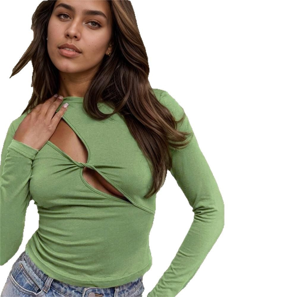 Top ajusté à manches longues pour femmes avec un design innovant à découpes Chic & Stil