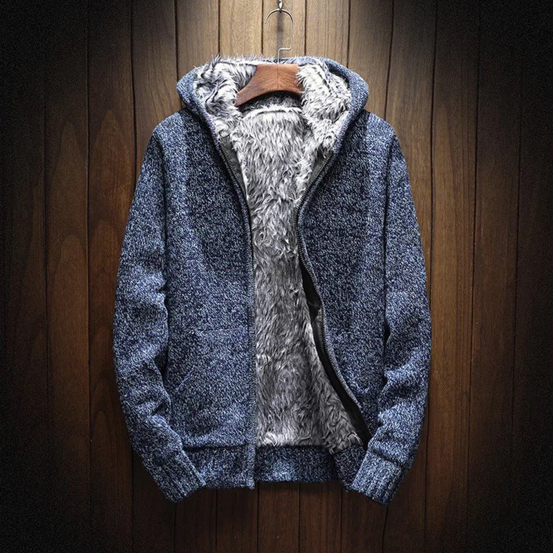 Comfortable hooded jacket for men with soft lining and side pockets