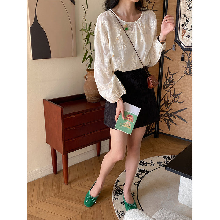 Ladies elegant blouse with puff sleeves and refined fabric Chic & Stil