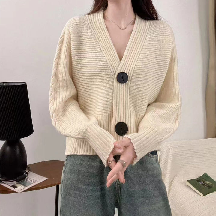 Cozy knit cardigan for women with a loose fit and large buttons Lune London