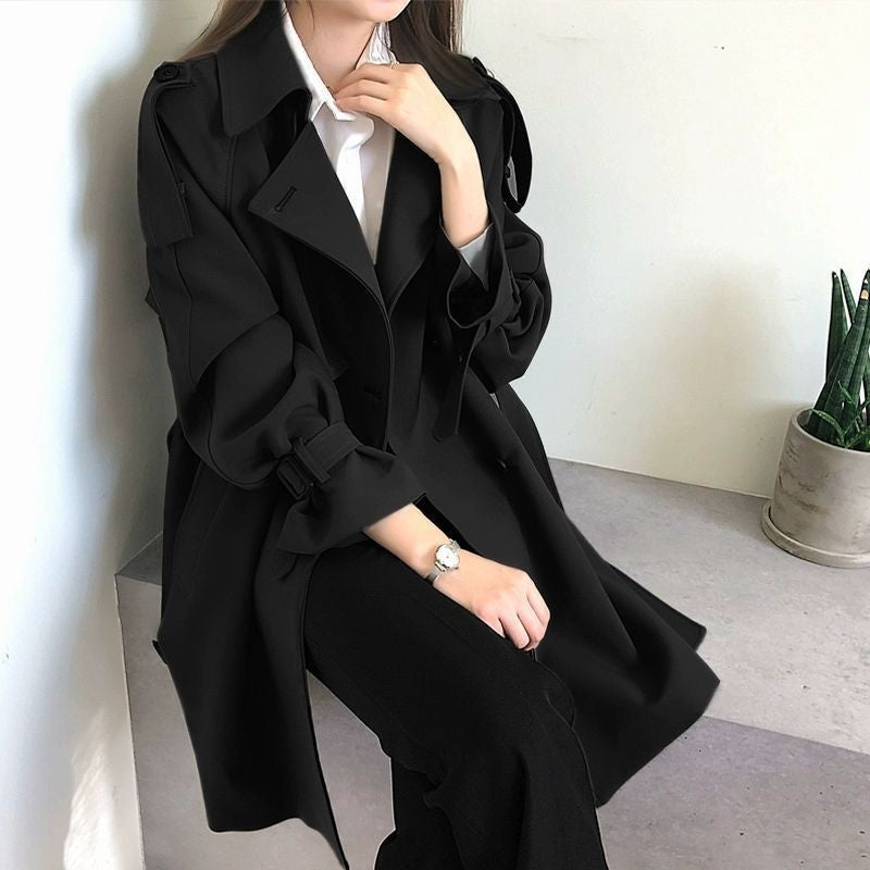 Manteau trench féminin à la mode avec design texturé Chic & Stil