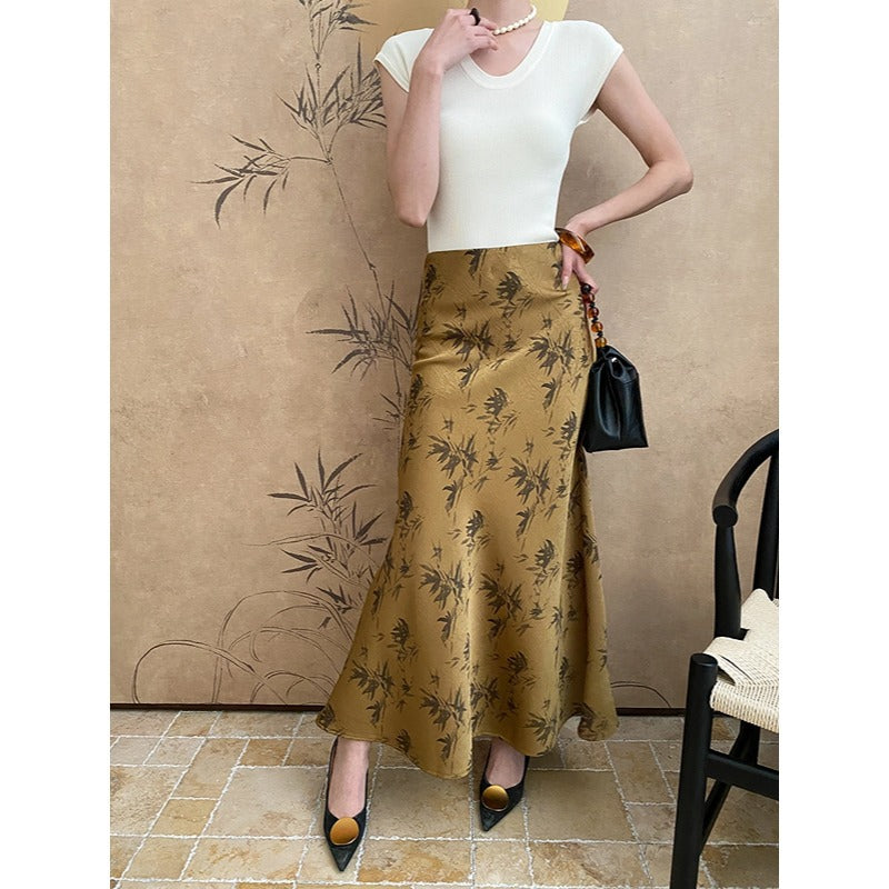 Women's Elegant Maxi Skirt with Floral Design and Flowing Cut Chic & Stil