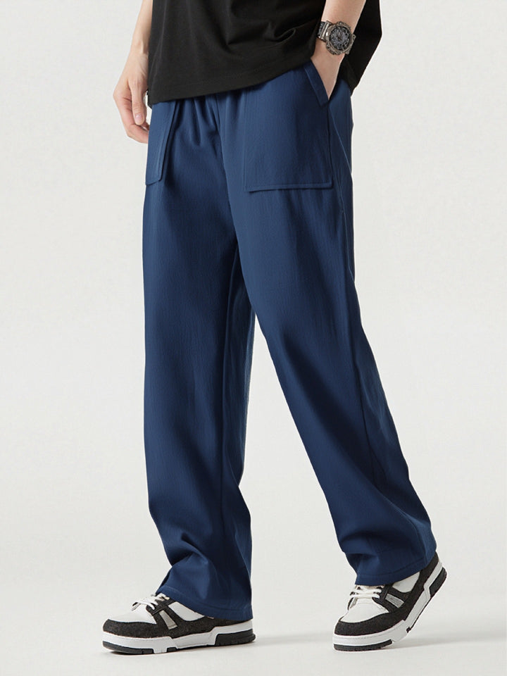 Casual cargo pants for men with practical pockets and elastic waist Lune London