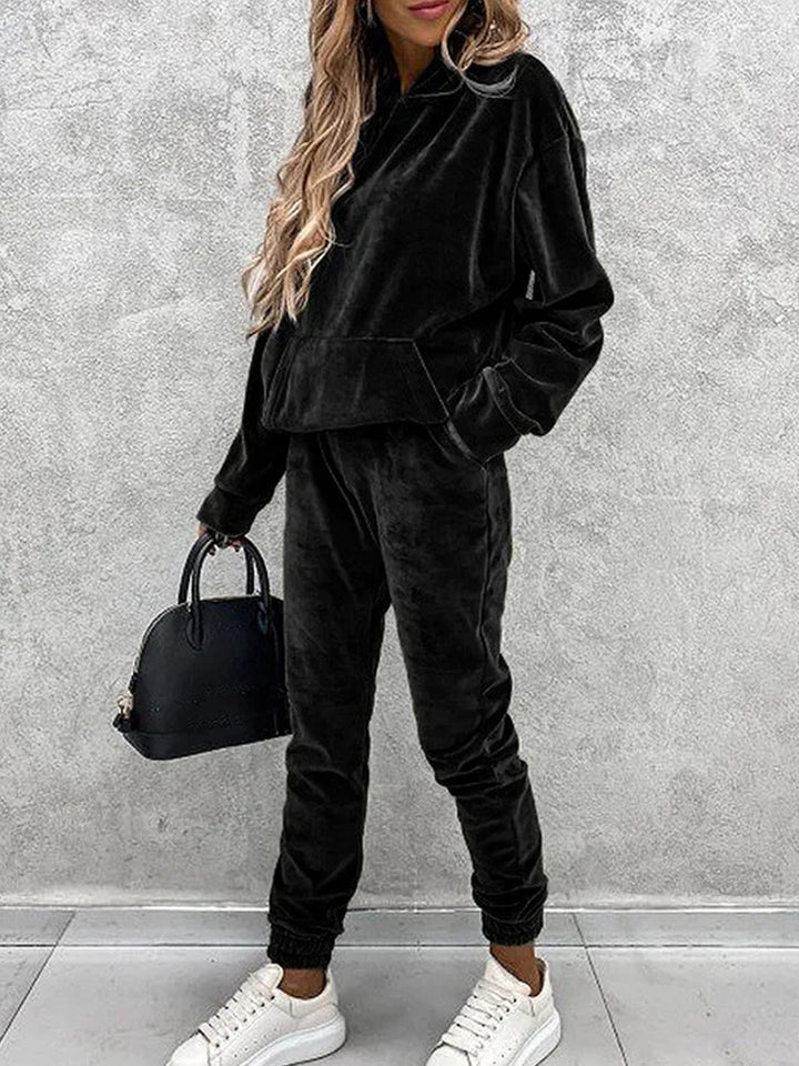 Women's cozy velvet jogging suit with hood and elastic waistband Chic & Stil