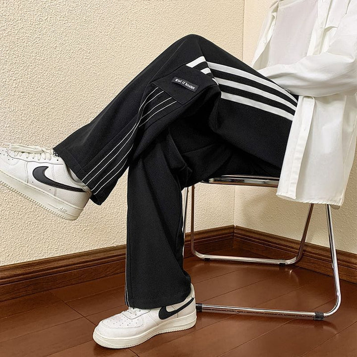 Men's sporty leisure pants with modern side details Lune London