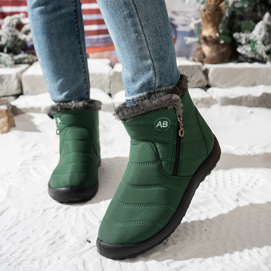 Women's winter boots with practical zip and cozy inner lining Lune London