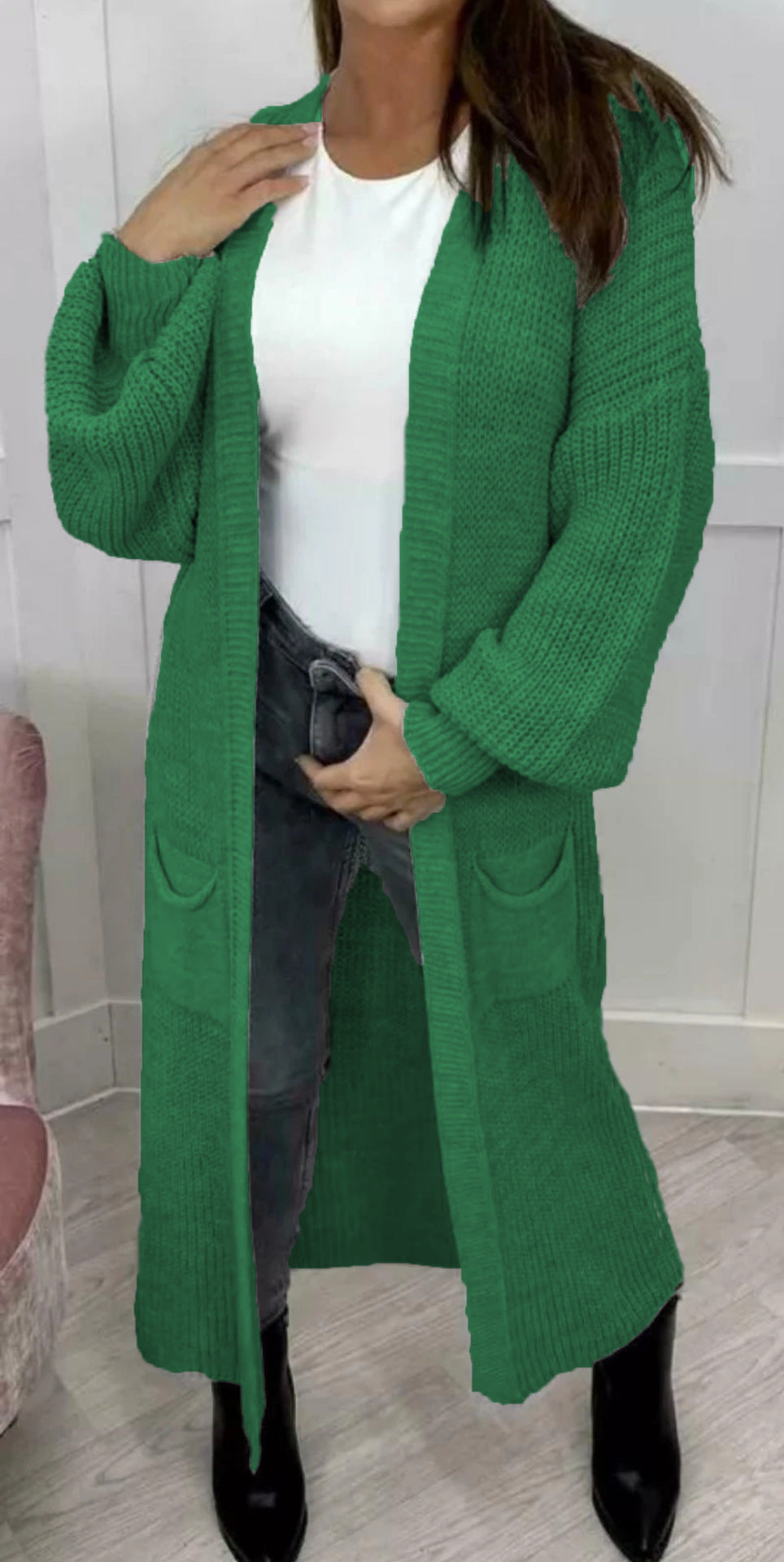 Ladies oversized knitted pullover with a relaxed fit and long sleeves Lune Londonl