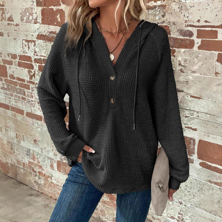 Top décontracté à manches longues pour femmes avec capuche et patte de boutonnage Chic & Stil