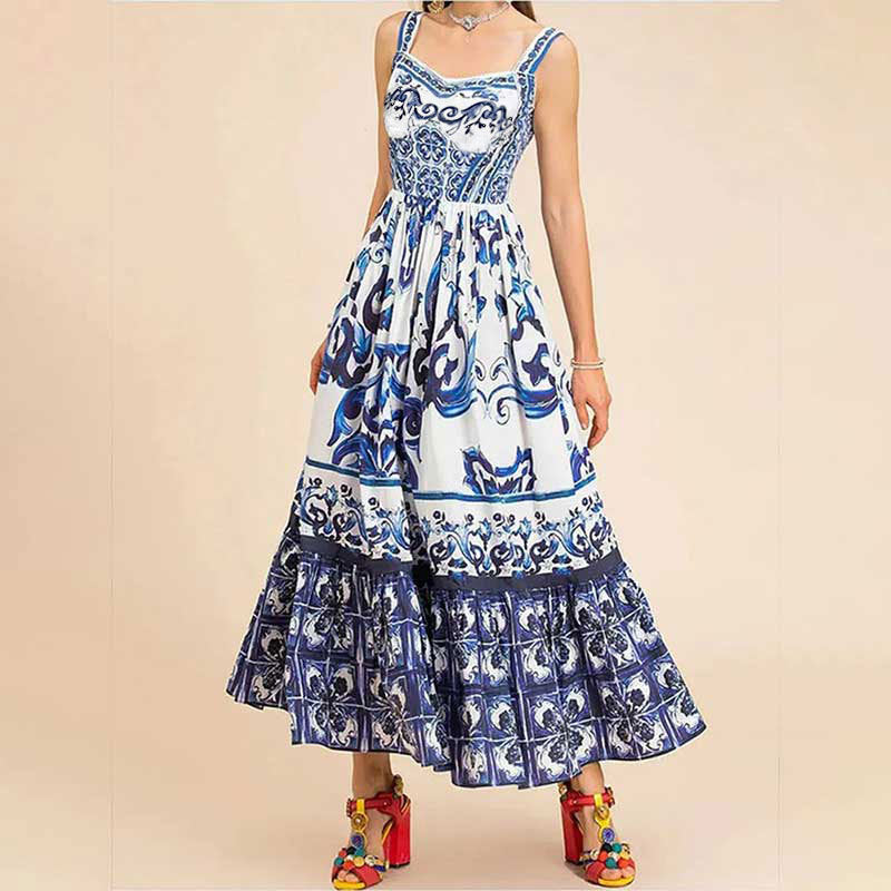 Robe maxi femme avec une élégante coupe évasée et des embellissements élaborés Chic & Stil
