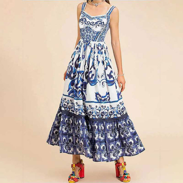 Robe maxi femme avec une élégante coupe évasée et des embellissements élaborés Chic & Stil