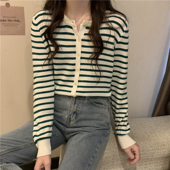 Pull en tricot à manches longues pour femmes avec fermeture à boutons Chic & Stil