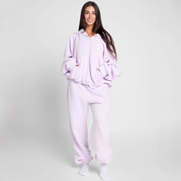 Oversized hoodie for women with a comfortable fit and deep pockets Lune London