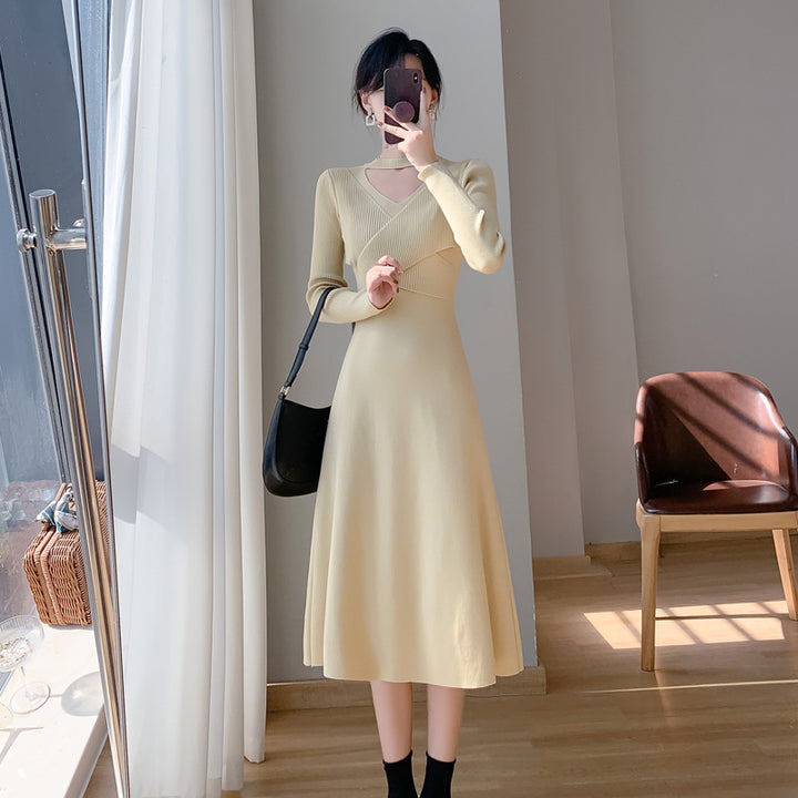 Robe tricotée pour femmes avec zone d'épaule ouverte et élégant décolleté en V Chic & Stil