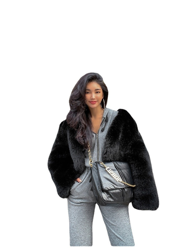 Oversized plush jacket for women with long sleeves Lune London