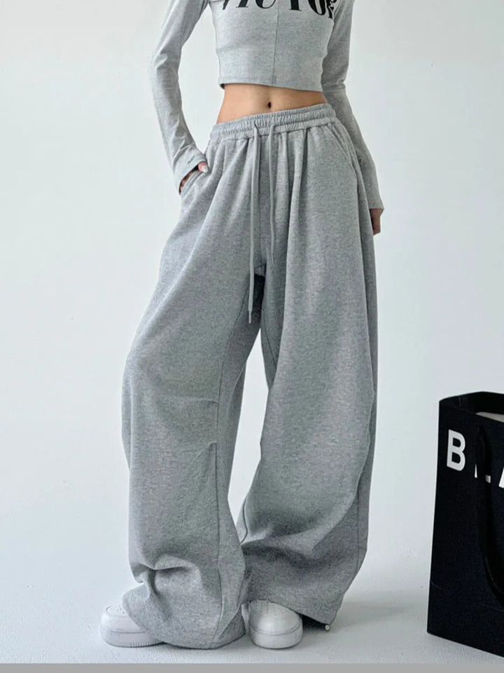 Women Comfortable Loose Jogging Pants with Elastic Waistband and Side Pockets Chic & Stil