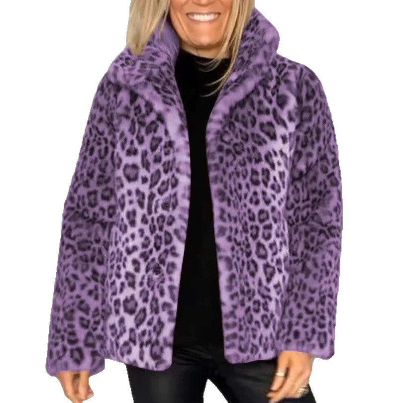 Fashionable plush coat for women with leopard print and elegant cut Lune London