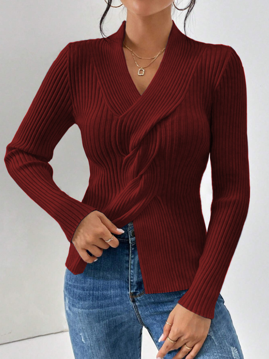 Elegant and fitted women's cardigan with V-neck Lune London