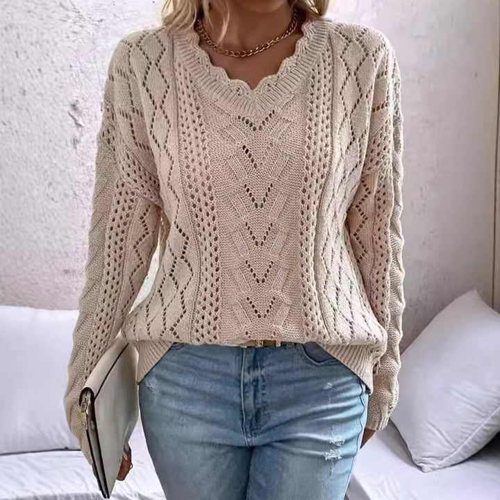 Pullover tricoté pour femmes avec des structures en maille raffinées et décolleté en V Chic & Stil