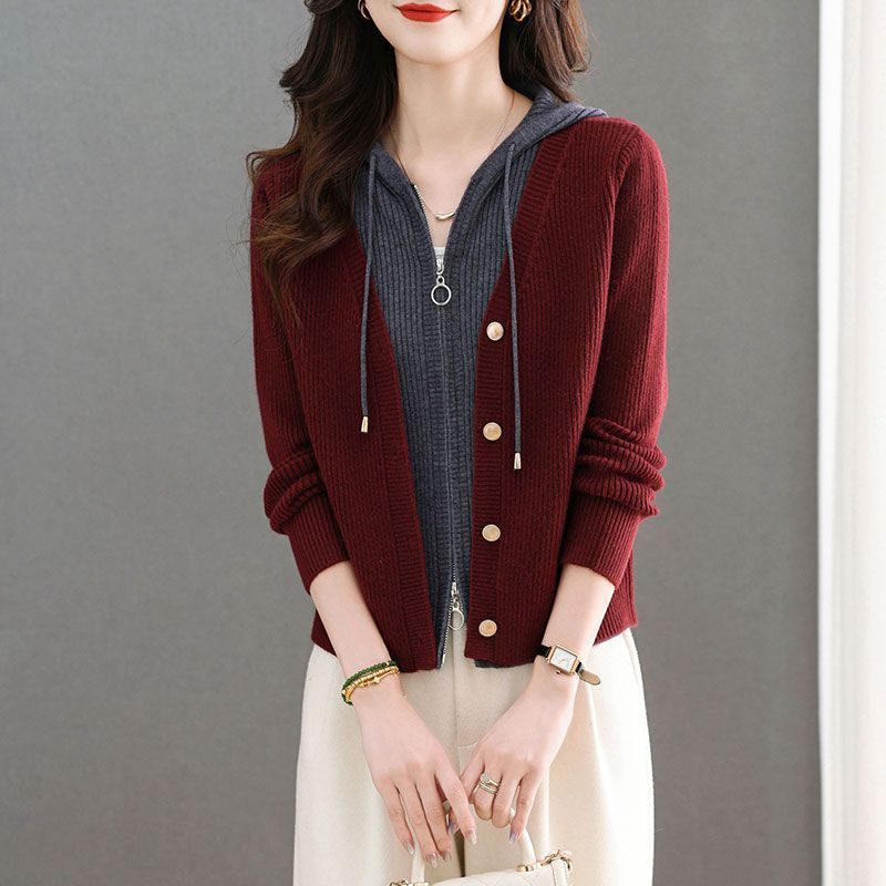 Cardigan pour femmes avec des détails de bouton stylés Chic & Stil