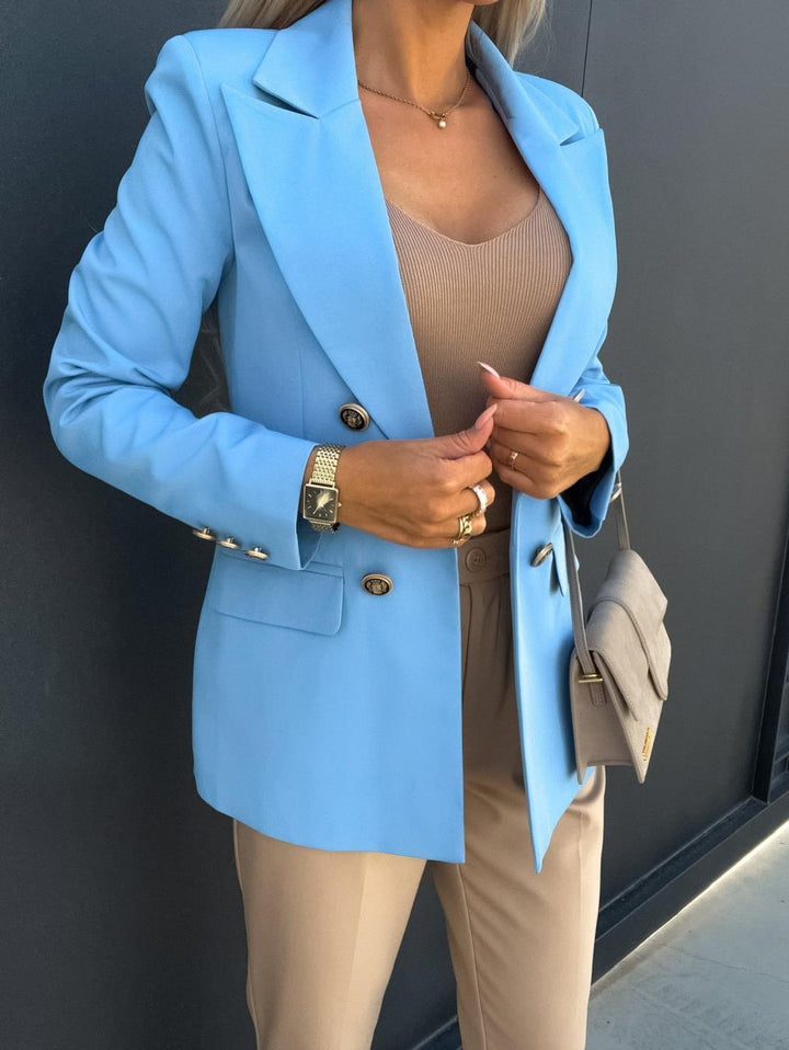 Elegant fitted jacket for women with double row of buttons and versatile cut Lune London