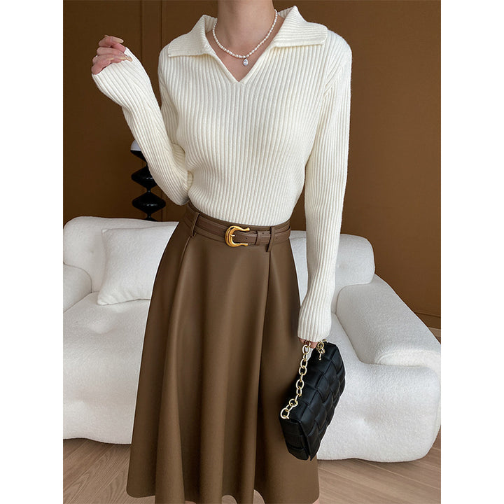 Women's knit sweater with modern V-neck and ribbed structure Chic & Stil