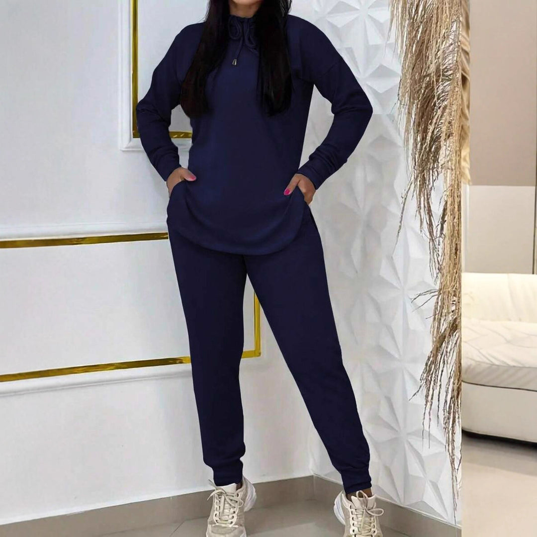 Ensemble lounge sportif pour femmes avec capuche et poches pratiques Chic & Stil
