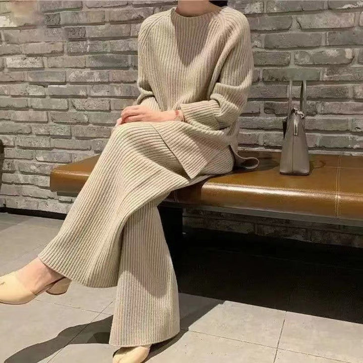 Knitted set for women with a relaxed fit and elegant design Lune London