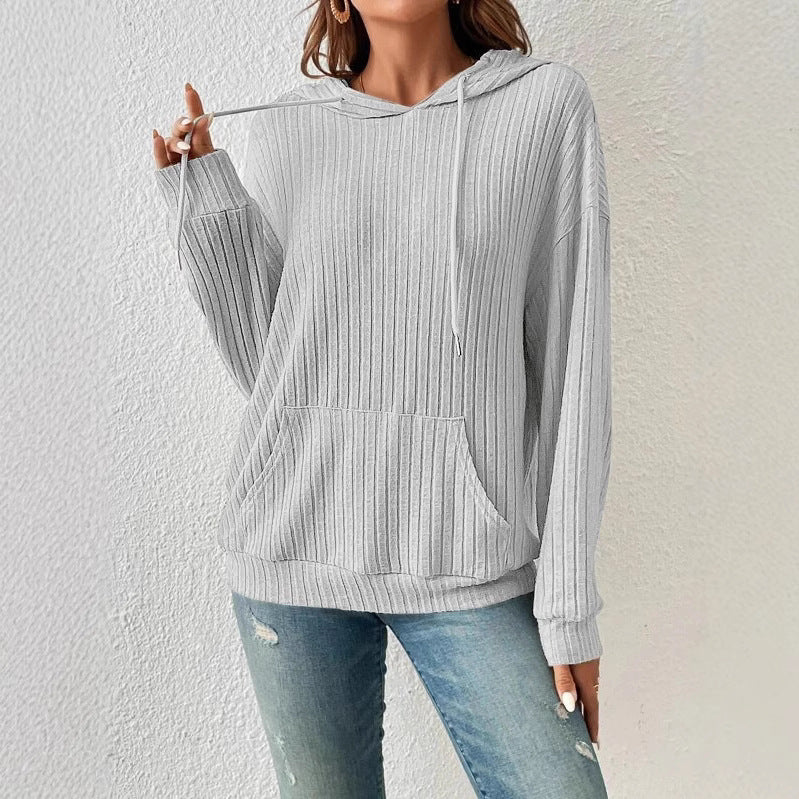Casual women's hoodie with ribbed pattern and kangaroo pocket Lune London