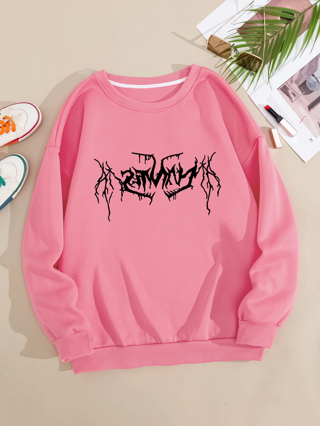 Women's casual sweatshirt with modern graphic design Chic & Stil
