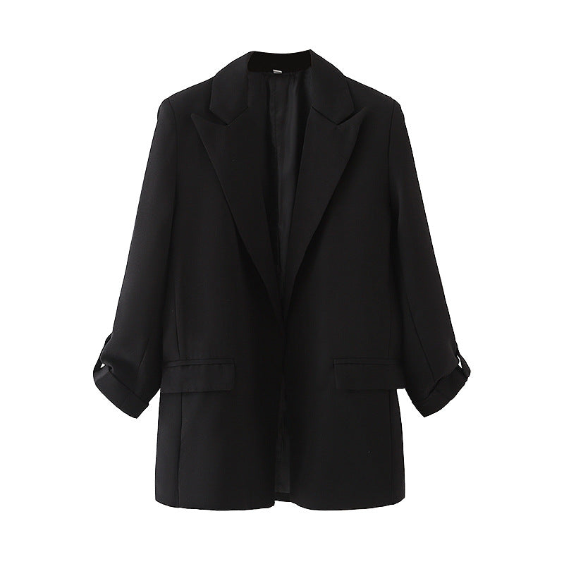 Elegant blazer jacket for women with modern cut and structured fabric Lune London