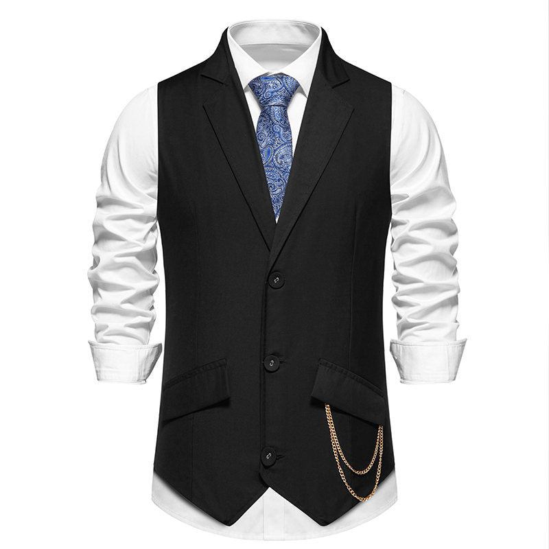 Elegant suit vest for men with practical pockets and chic and stylish accents