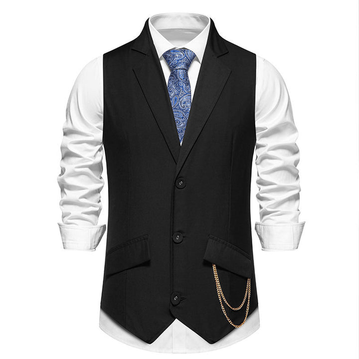 Elegant suit vest for men with practical pockets and chic and stylish accents